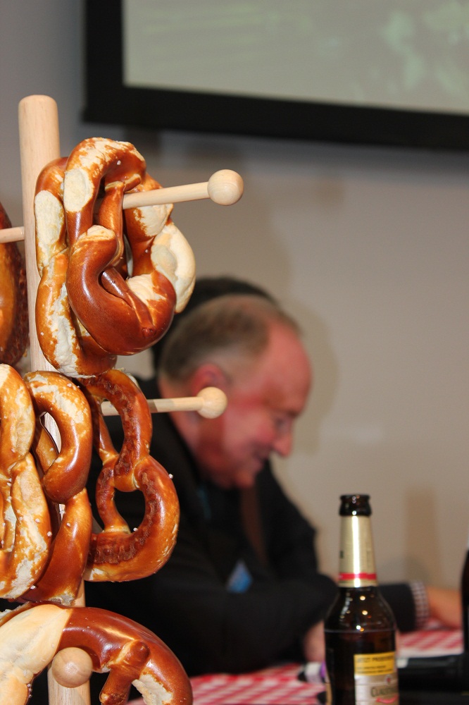 Panel-Diskussion Kampffmeyers Stammtisch Tisch